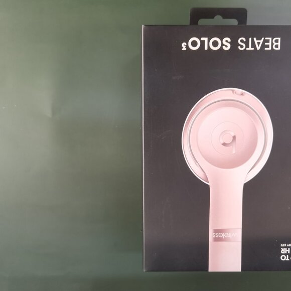 Beats Solo3 Wireless Headband Bluetooth Bass Used Running 98 New - Picture 3 of 15